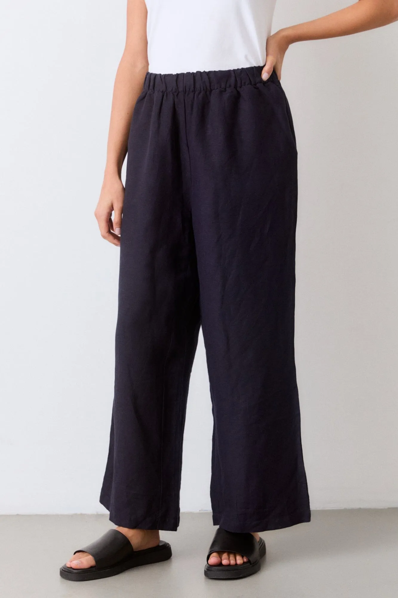 Loose Fit Linen Trousers