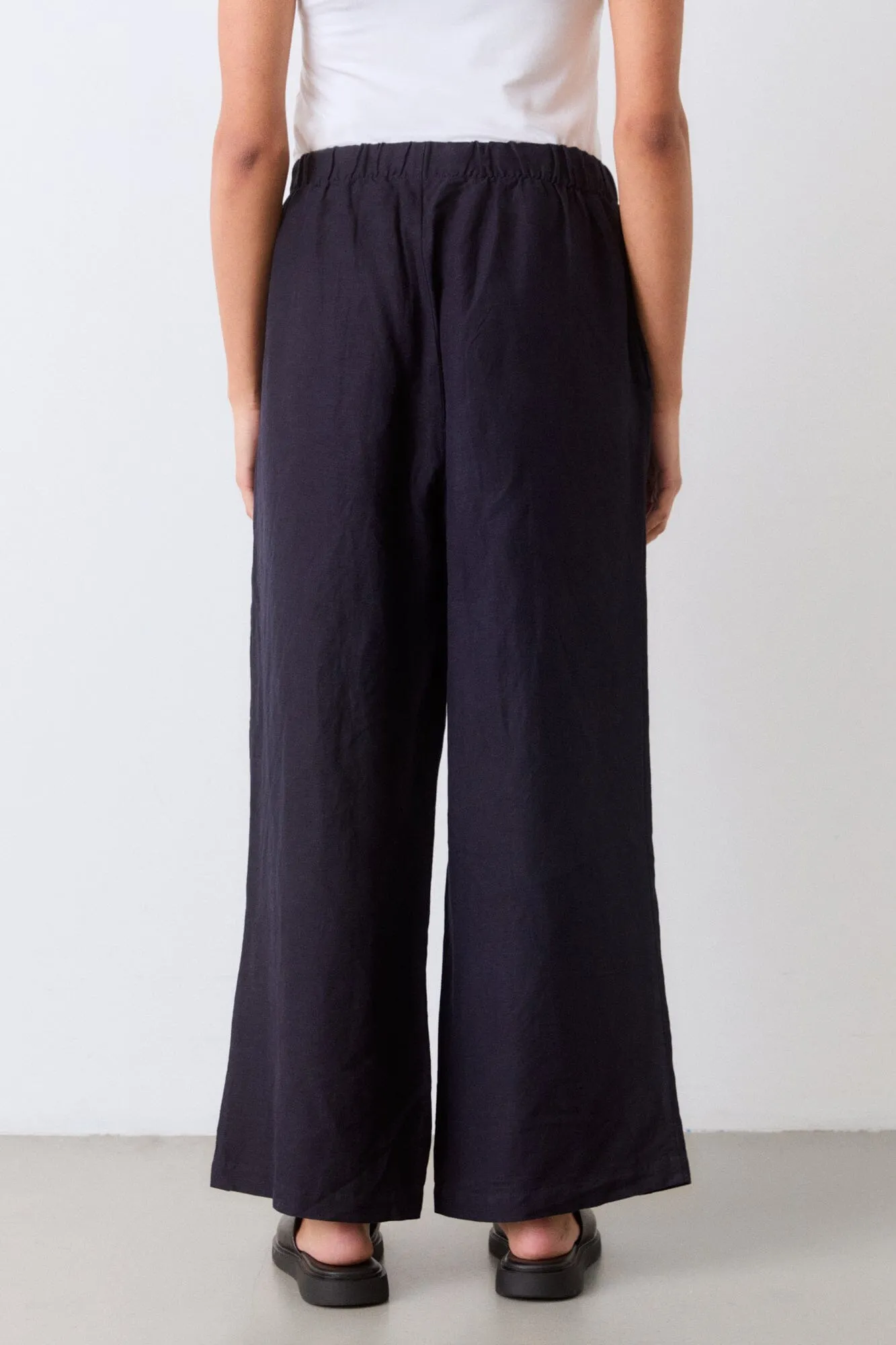 Loose Fit Linen Trousers