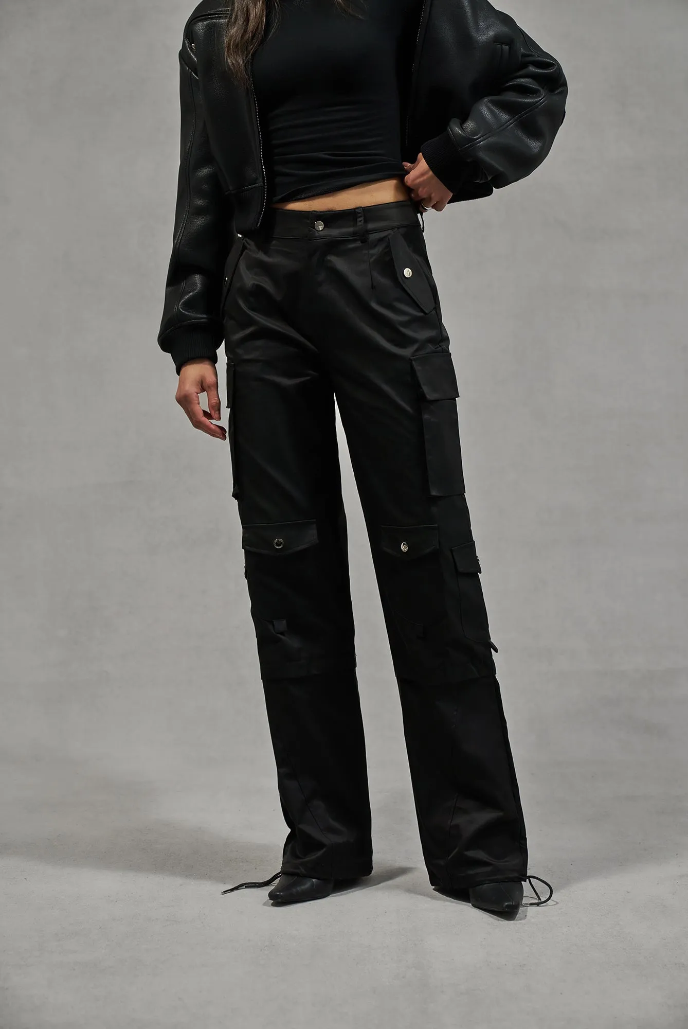 OVERSIZED TIE HEM CARGO PANTS - BLACK