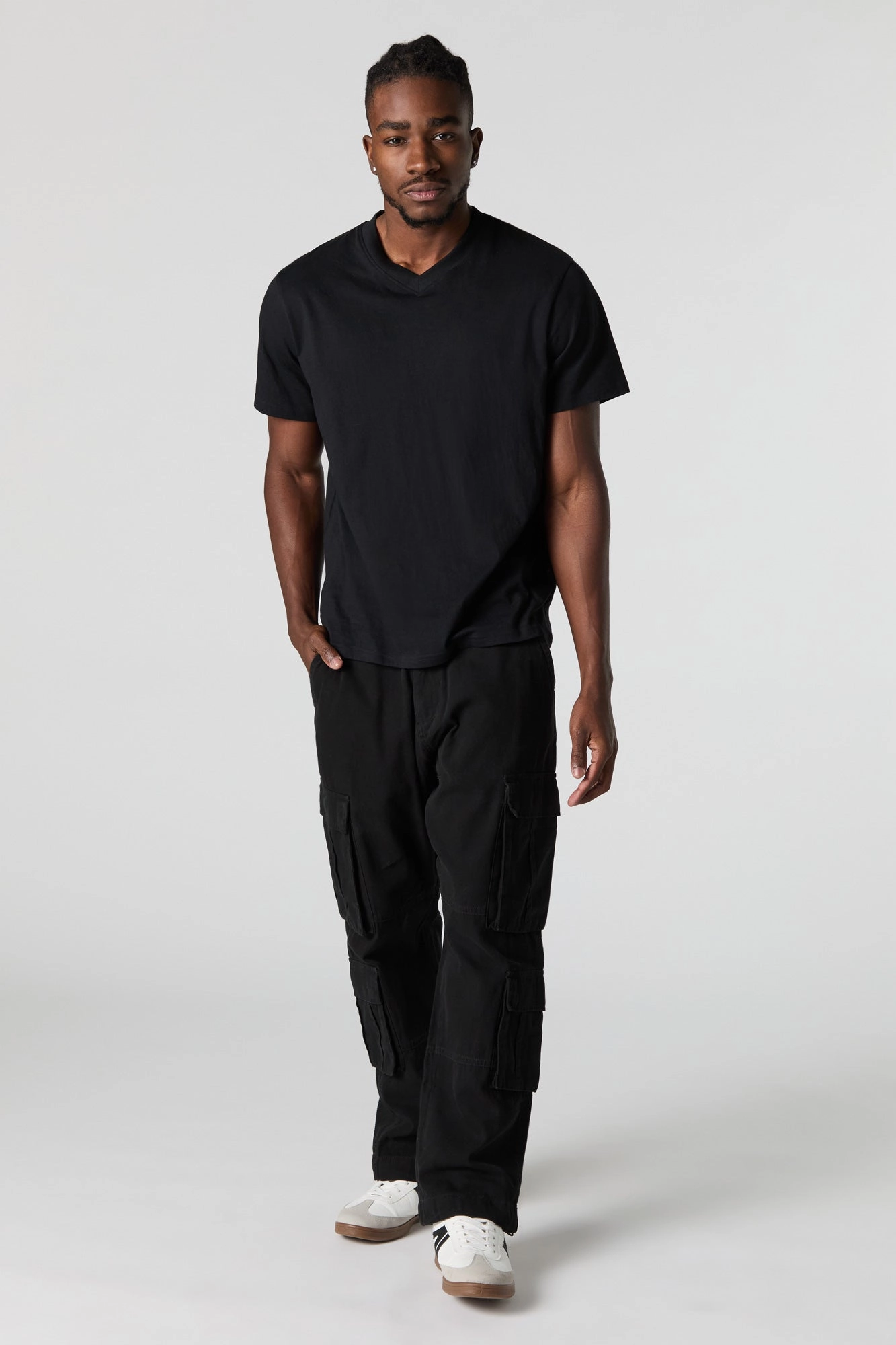 Pantalon cargo à jambe droite avec poches multiples