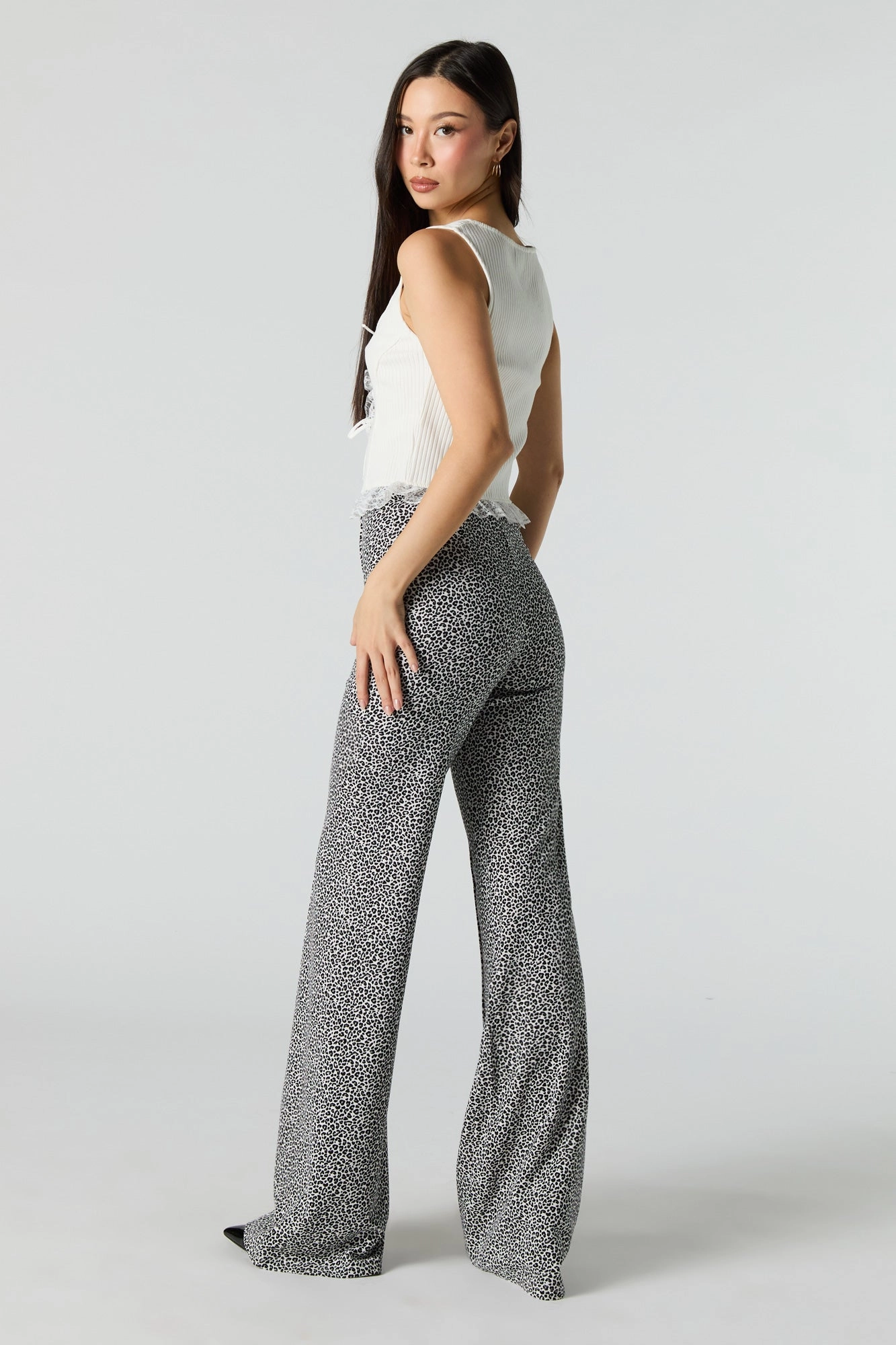 Pantalon plissé imprimé à jambe évasée