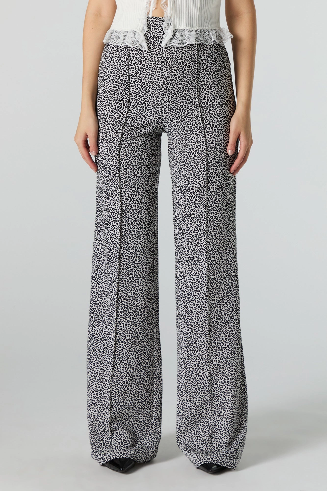 Pantalon plissé imprimé à jambe évasée