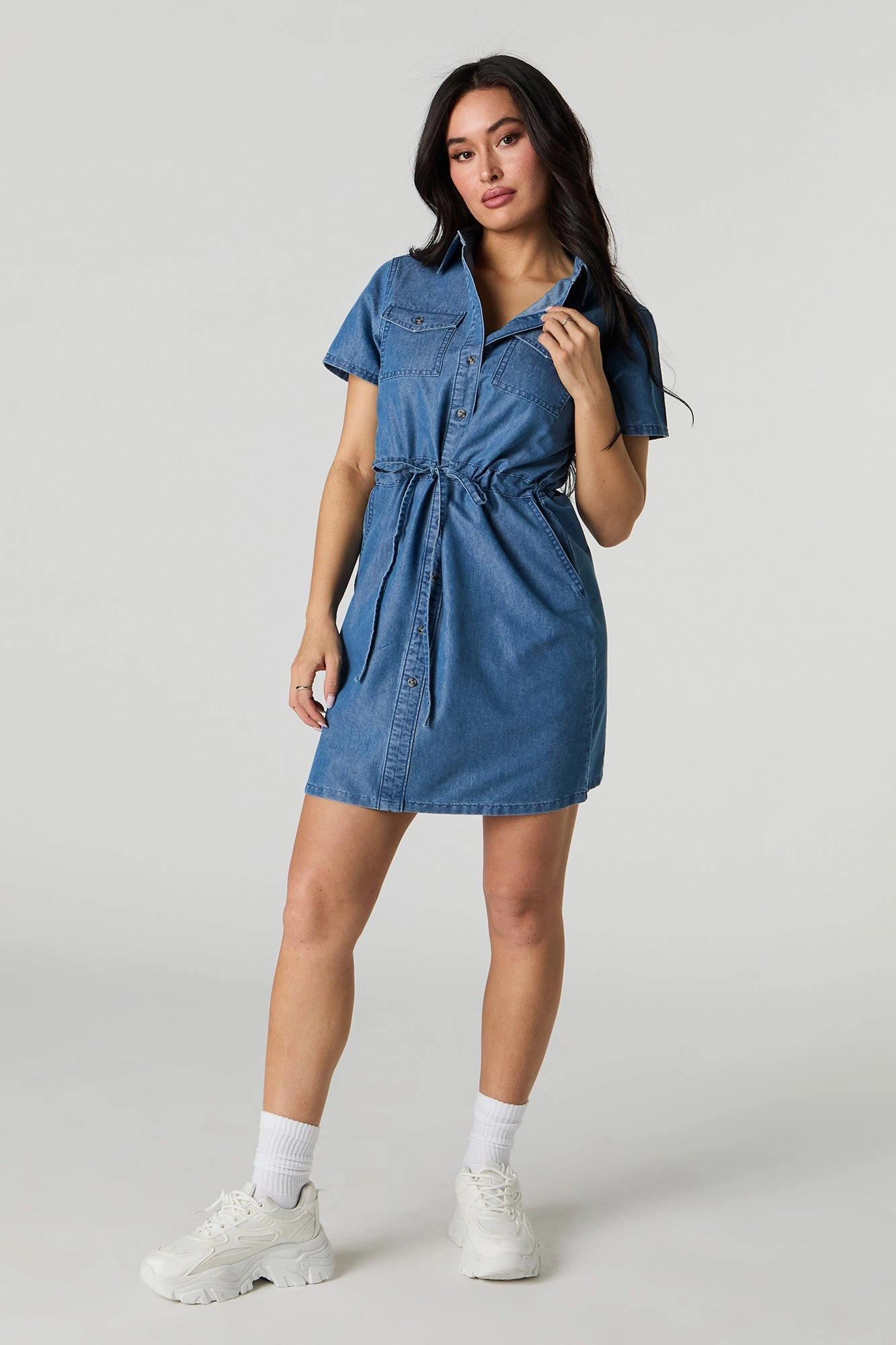 Robe boutonnée en denim avec col