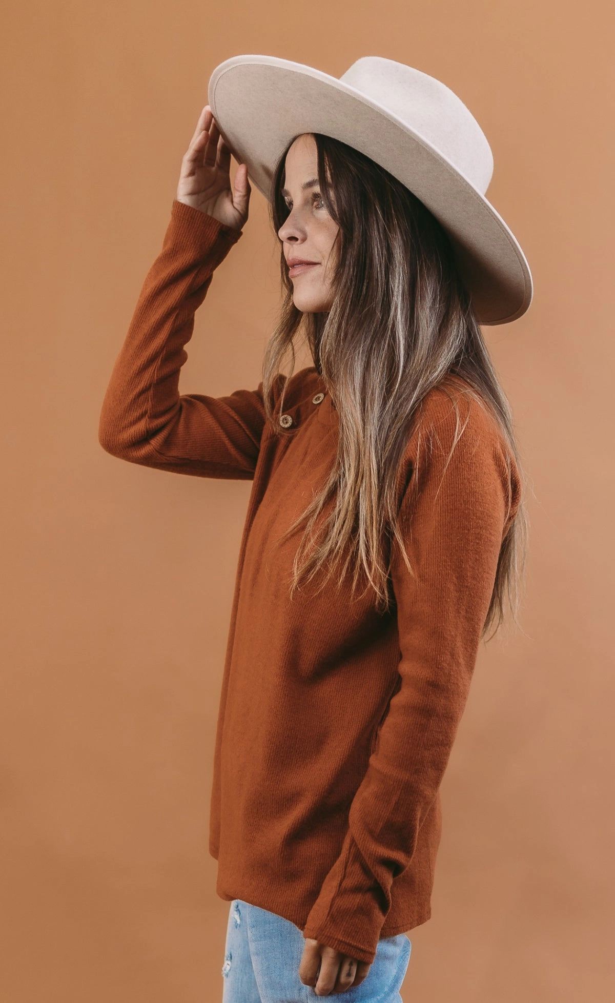 White Birch Long Sleeve Solid Buttoned Knit Top