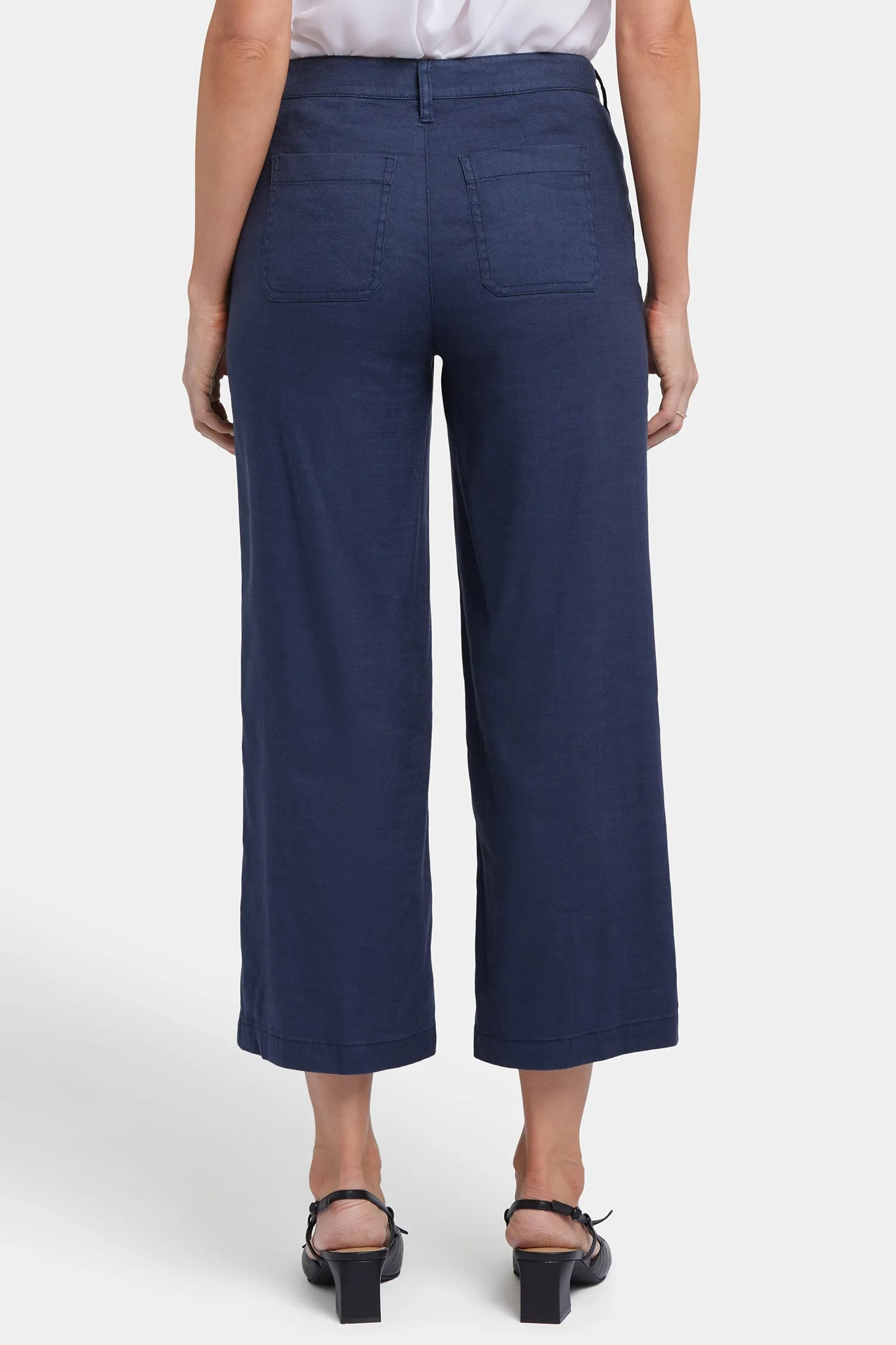 Wide Leg Cargo Capri Pants In Petite - Oxford Navy