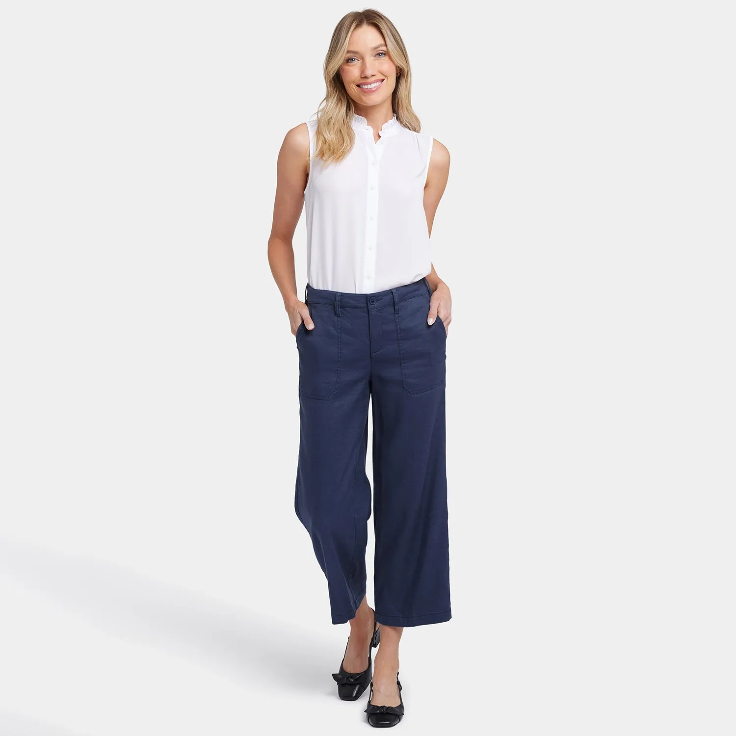 Wide Leg Cargo Capri Pants In Petite - Oxford Navy