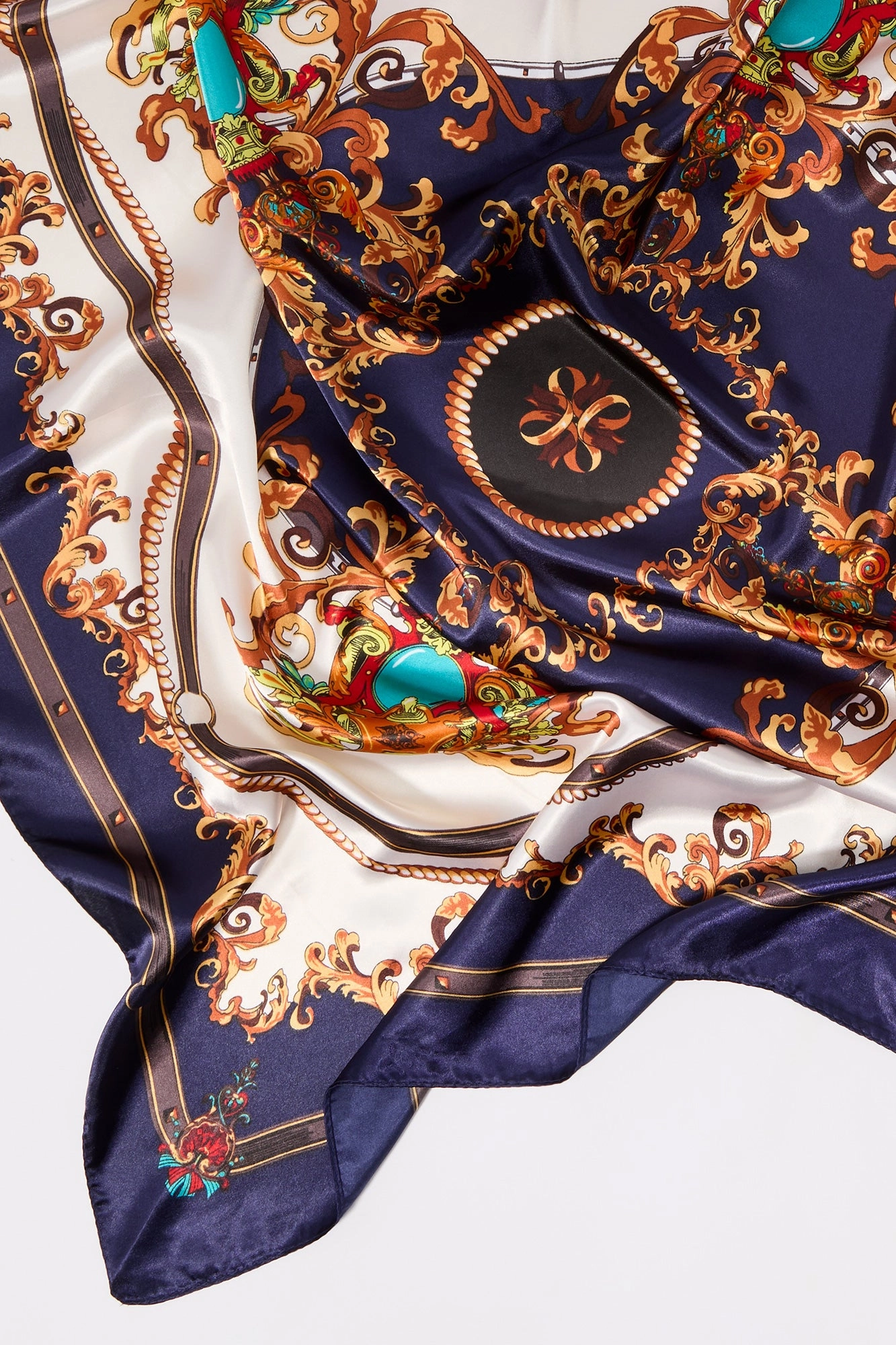 Écharpe en satin avec imprimé de chaînes